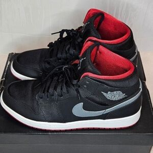 Jordan 1 Mid Cool Grey Gym Red 554724-004